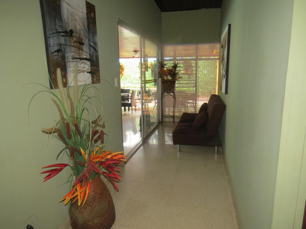 Hostal Cocos Inn Панама Сити Екстериор снимка