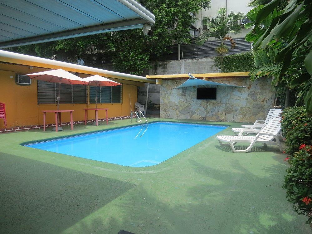 Hostal Cocos Inn Панама Сити Екстериор снимка