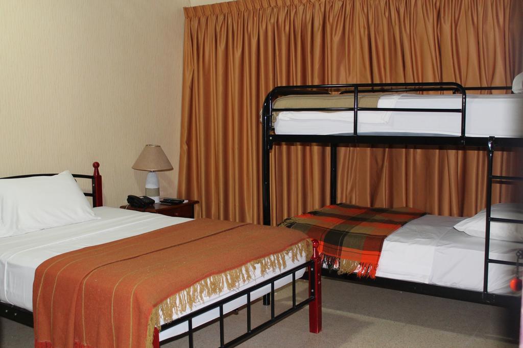 Hostal Cocos Inn Панама Сити Екстериор снимка