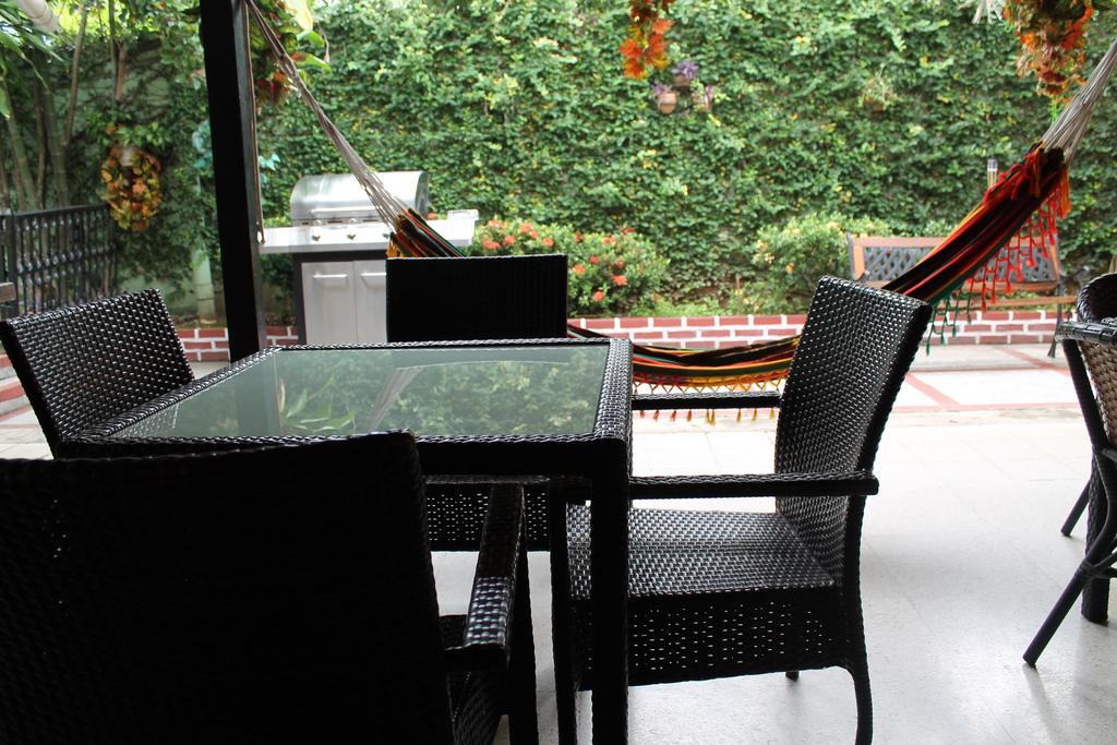 Hostal Cocos Inn Панама Сити Екстериор снимка