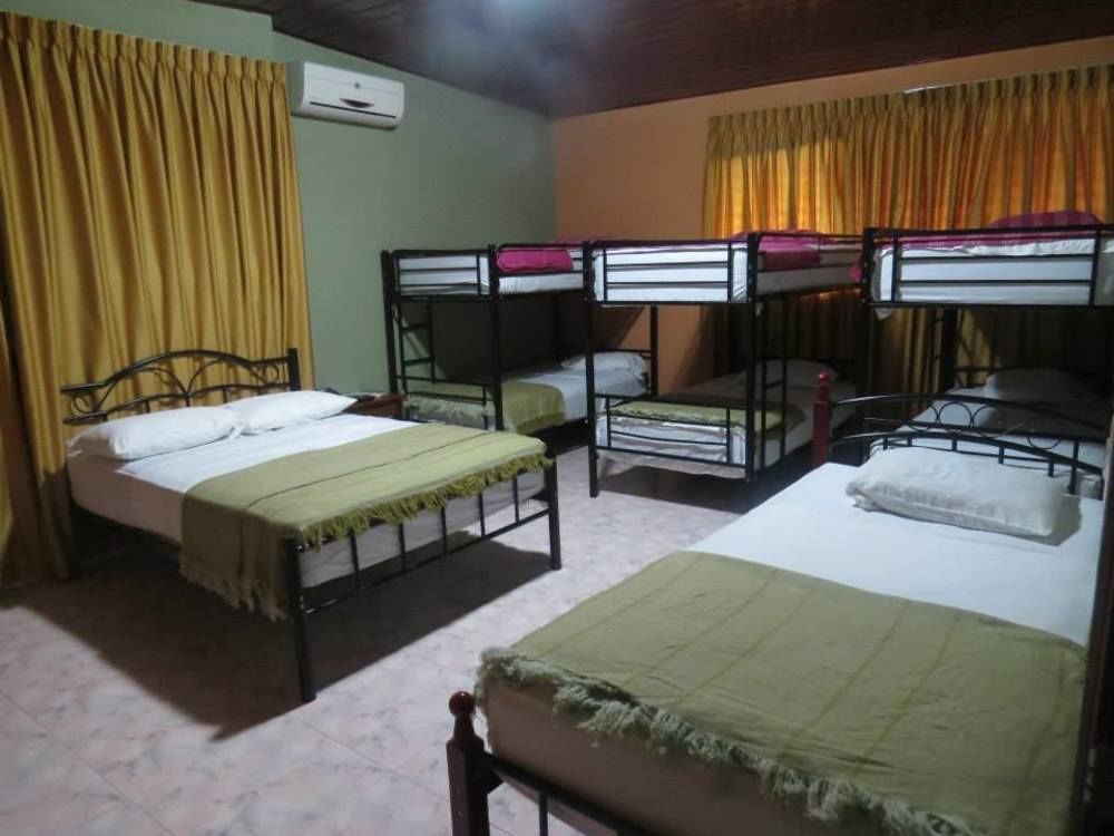 Hostal Cocos Inn Панама Сити Екстериор снимка