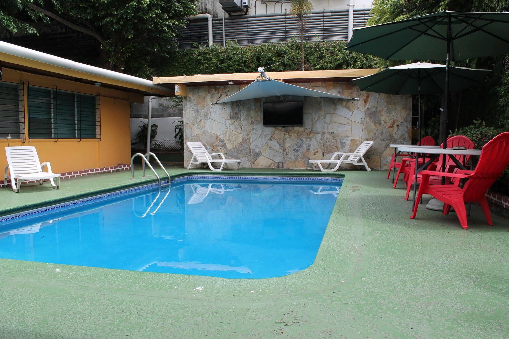 Hostal Cocos Inn Панама Сити Екстериор снимка