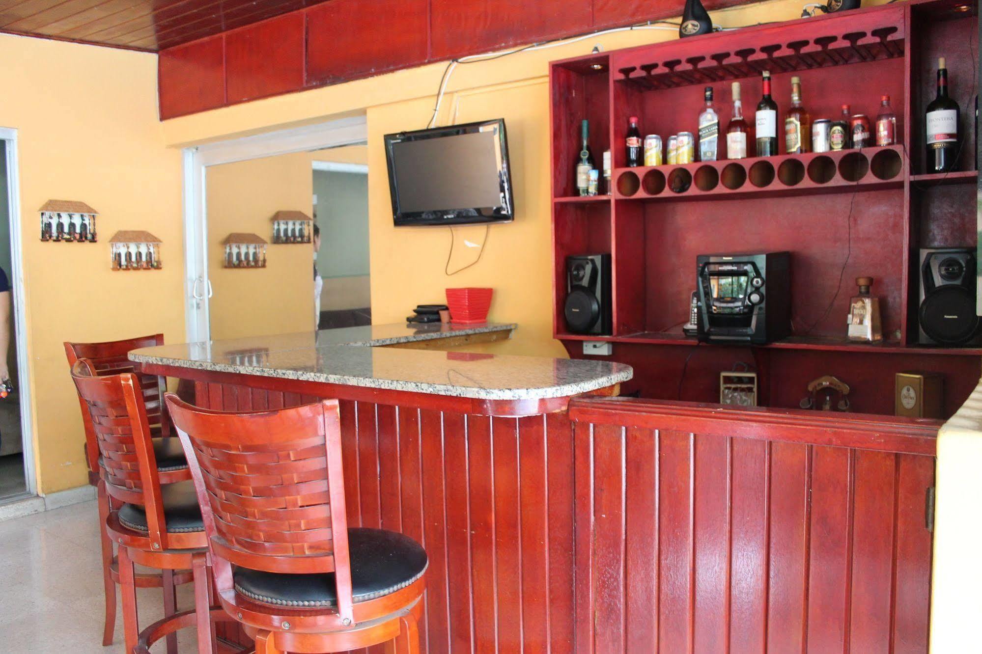 Hostal Cocos Inn Панама Сити Екстериор снимка